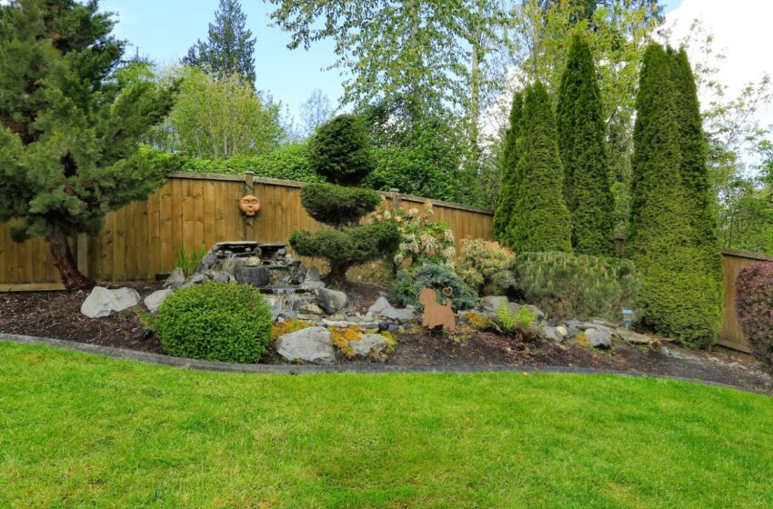  15 Creative Wooden Backyard Fence Ideas to Elevate Your Outdoor Space